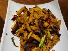 -云海肴·汽锅鸡·云南菜(天山百盛优客店)