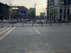 -维也纳智好酒店(深圳罗湖口岸国贸火车站店)