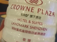 -深圳富苑皇冠假日套房酒店