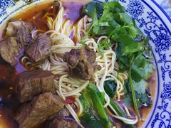 -渝之汇牛肉豌杂面