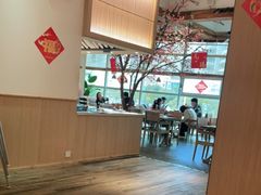 -蜜桃餐厅·伴山(湖滨商业街店)