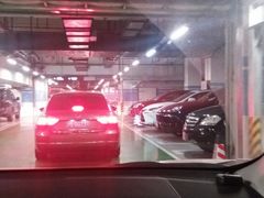 -徐汇日月光地下停车场