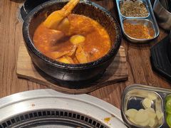 -明洞阿姨·韩式酱蟹烤肉·创意料理(三元桥店)