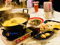 -鲜入围煮花胶鸡海鲜火锅