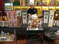 专业的服务小弟-热血兄弟·炭火烤肉(融侨中心店)