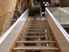 -新华里咖啡书吧(新华书店小寨店)