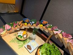 -山川小町·极番烧肉(新地假日广场店)