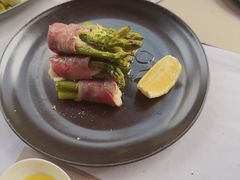 木炭烤火腿裹芦笋方提拉芝士-Carbon莫卡哆·意大利复古集市餐厅(杭州大厦店)