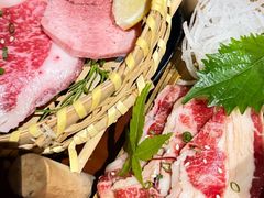 -山川小町·极番烧肉(新地假日广场店)