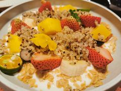 鲜果藜麦酸奶沙拉-La Terre乐田(万象城店)