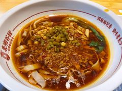 韵味杂酱米粉-呷佬·长沙手工米粉(金沙江路店)