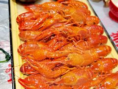 -肥肥虾庄·金牌油焖大虾(汉街SKP店)