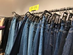 -URBAN REVIVO(高德置地广场·春广场店)