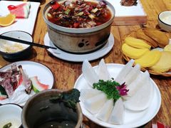 -老滇山寨•云南特色菜•地方菜•民族风情歌舞表演(金碧店)