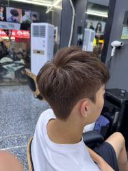 -藤野造型专业烫染接发