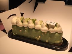抹茶黑芝麻手指挞-YUMI芽米·法式烘焙·咖啡(文化宫店)