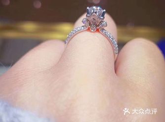 大家帮我看看这三款那个比较漂亮