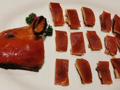 麻皮烧乳猪-誉八仙茶室酒楼(新天地店)