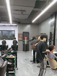 -藤野造型烫发染发