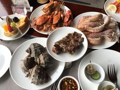 -荣誉国际酒店-云顶旋转餐厅