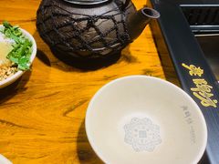 -老牌坊云南鱼豆花火锅(嵩山店)