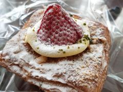 草莓吉士丹麦酥杯-PAPER STONE BAKERY(天环店)