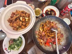 -富正毅三下锅·湘西韵味(天门山索道店)