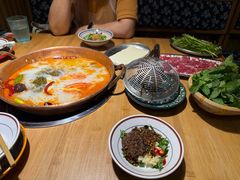 -洱火云南酸菜牛肉火锅(石景山当代商城店)