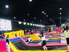 -嘿哟动霸CHUA·新潮玩运动娱乐中心·蹦床滑冰团建乐园