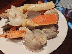 -广州万富希尔顿酒店·感趣自助餐厅·金秋蟹宴生蚝海鲜刺身