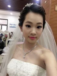 -现代经典婚纱摄影