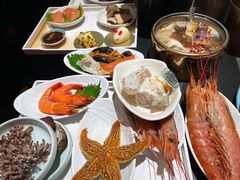 -雍容荟帝王蟹活龙虾展台自助(IFS黑金店)