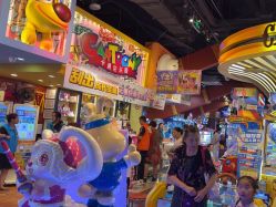 -卡通尼乐园(宝山龙湖天街店)