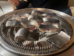 -围炉肉舍•炭烤活鳗•丹东海鲜烤肉(步行街店)