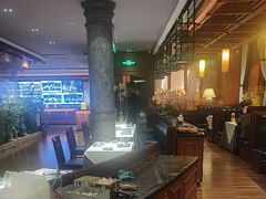 -八府香鸭·啫啫煲(华山路店)