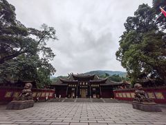 -峨眉山报国寺