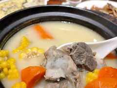 玉米红萝卜煲筒骨-大树餐厅(红旗街万达店)