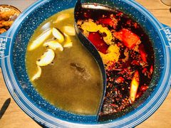 重庆红油经典鸳鸯锅-王歘歘·chuǎ火锅(五道营店)