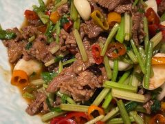 小炒黄牛肉-小厨师·二十年沈家门小海鲜(百井坊巷店)