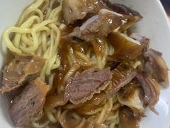 -松树干拌面店