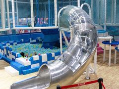 -反弹空间蹦床主题乐园