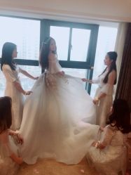 -艾米丽婚纱礼服