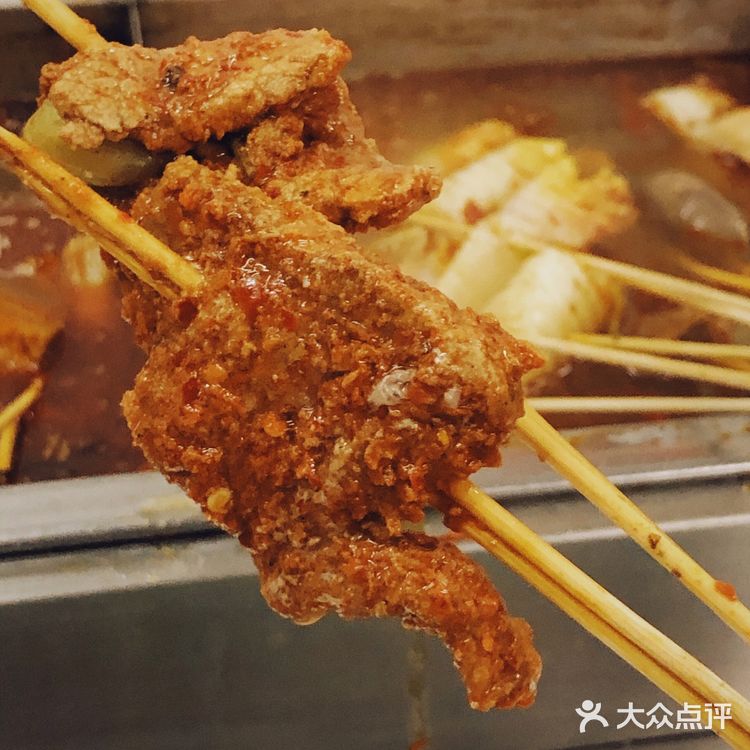 神奇的山上深夜食堂感～看见那种老摊儿就觉得高兴～而且