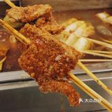 神奇的山上深夜食堂感～看见那种老摊儿就觉得高兴～而且
