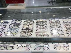 -潘多拉眼镜·蔡司依视路明月(潘家园店)