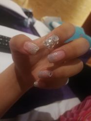 -悦指间美甲美睫