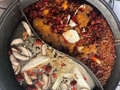 鸳鸯锅-瓜西西重庆火锅(花溪店)