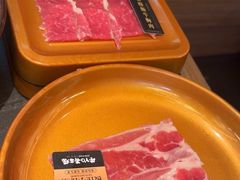 -牛YO寿喜烧·铁板烧和牛火锅自助(市府恒隆店)