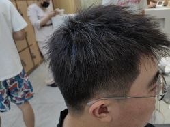 -一東造型烫发染发