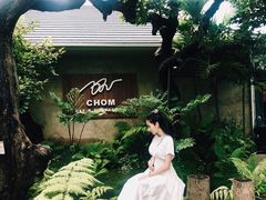 -Chom Cafe and Restaurant